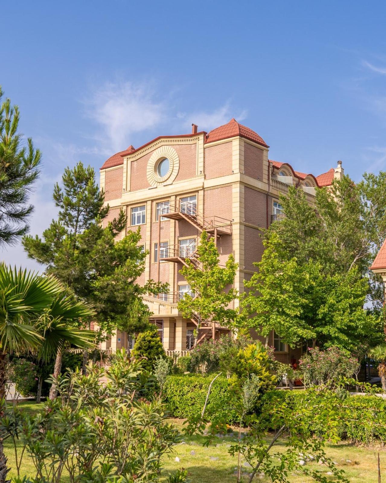 Green City Resort Hotel Bakú Exterior foto